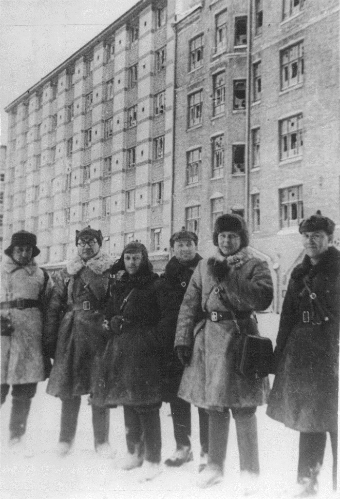 С журналистами в Выборге. 14 марта 1940 г.